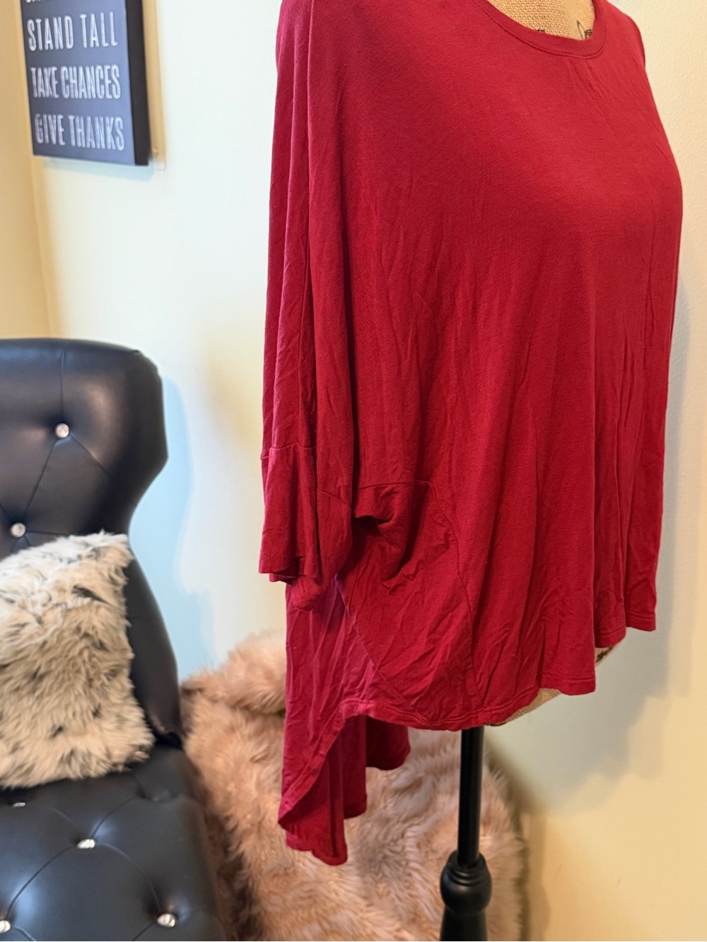 Cotton On Relaxed Scoop Neck Hi Lo Tee in Berry Red